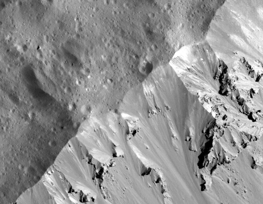 Fragment północnej ściany krateru Occator. Zdjęcie wykonane 16 czerwca 2018 roku z wysokości 33 kilomerów