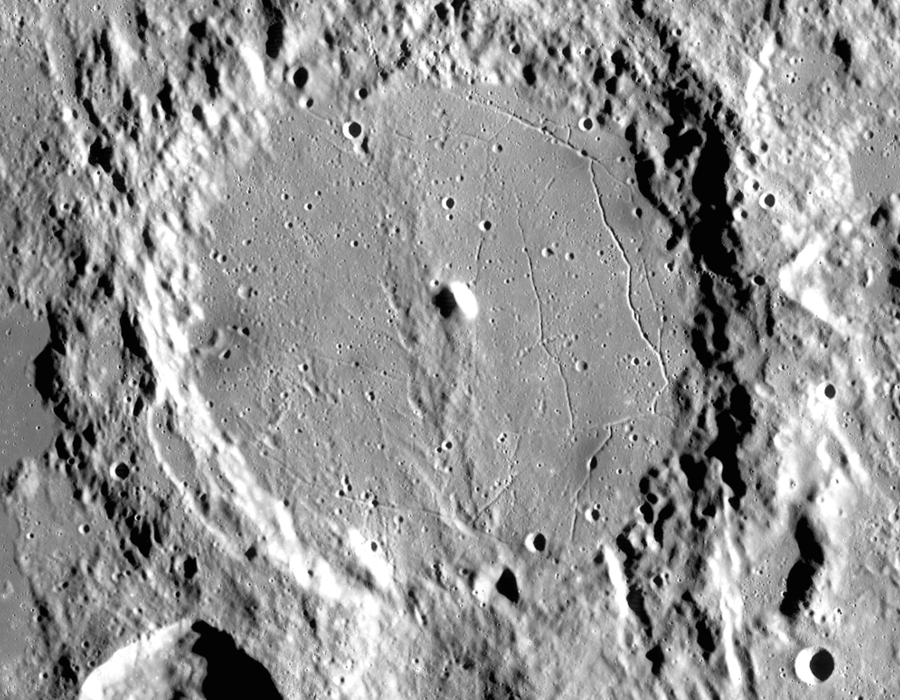 Zdjęcie krateru Alfons wykonane przez sondę Ranger 7.