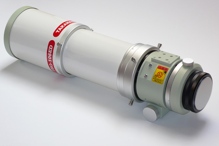 Refraktor Takahashi FSQ-106ED konstrukcji petzvala o średnicy obiektywu wynoszącej 106 mm i ogniskowej 530 mm
