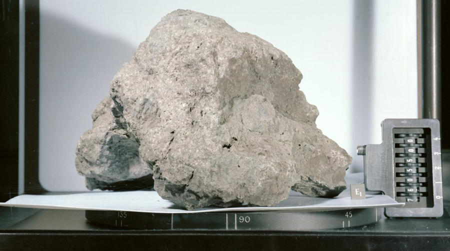 Próbka skały księżycowej z misji Apollo