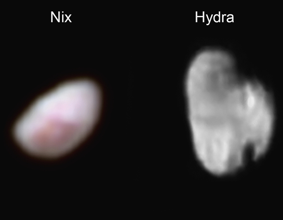 Księżyce Plutona - Nix i Hydra w zbliżeniu. Kolory Nix'a są wzmocnione. Obraz Hydry jest wykonany kamerą czarno-białą.