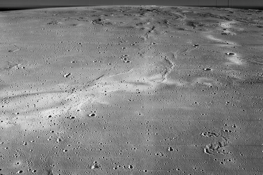 Struktura geologiczna na powierzchni Księżyca znana jako Reiner Gamma.
